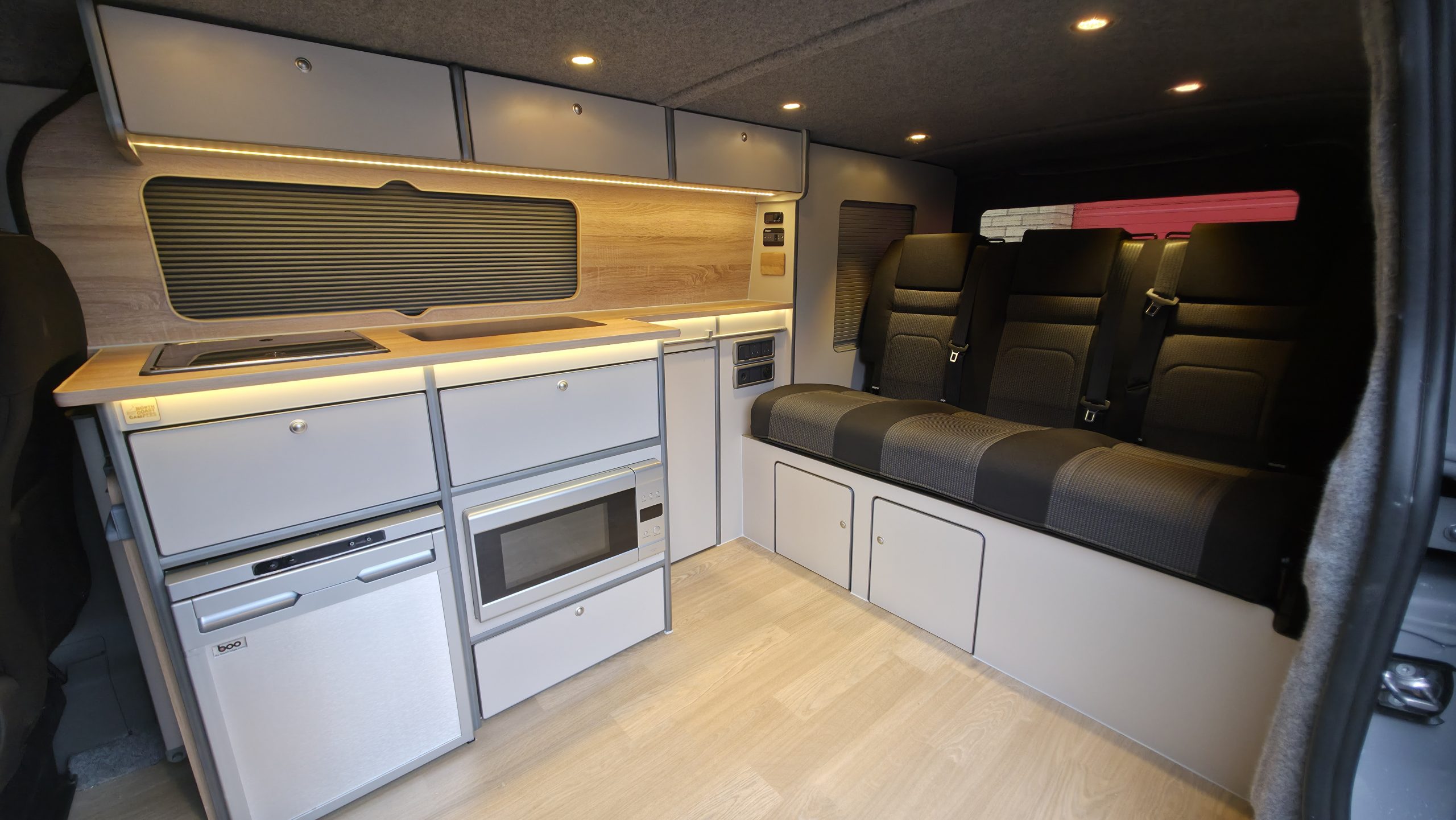 Volkswagen-Transporter-T7-LWB